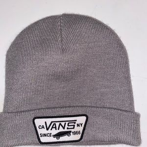 This vans hat  never worn Very cool and  warm ✅